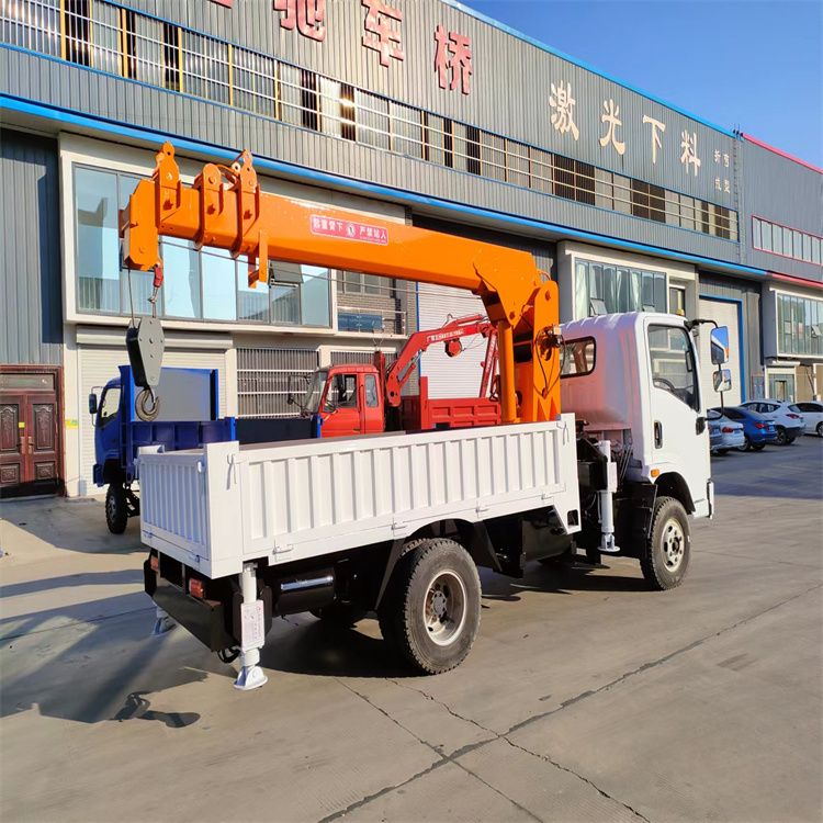 永康区三轮随车吊定制 农用改装机自备吊中瑞长期出售